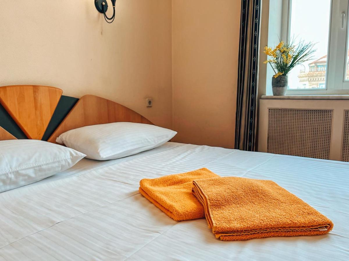 Apartments Rentals Ukraine On Kreshchatik Kiev Dış mekan fotoğraf