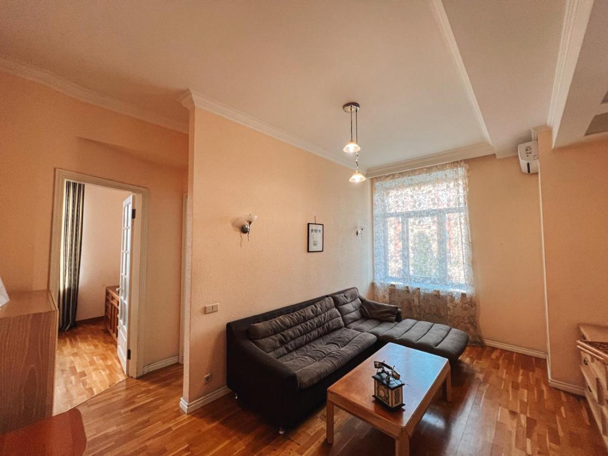 Apartments Rentals Ukraine On Kreshchatik Kiev Dış mekan fotoğraf