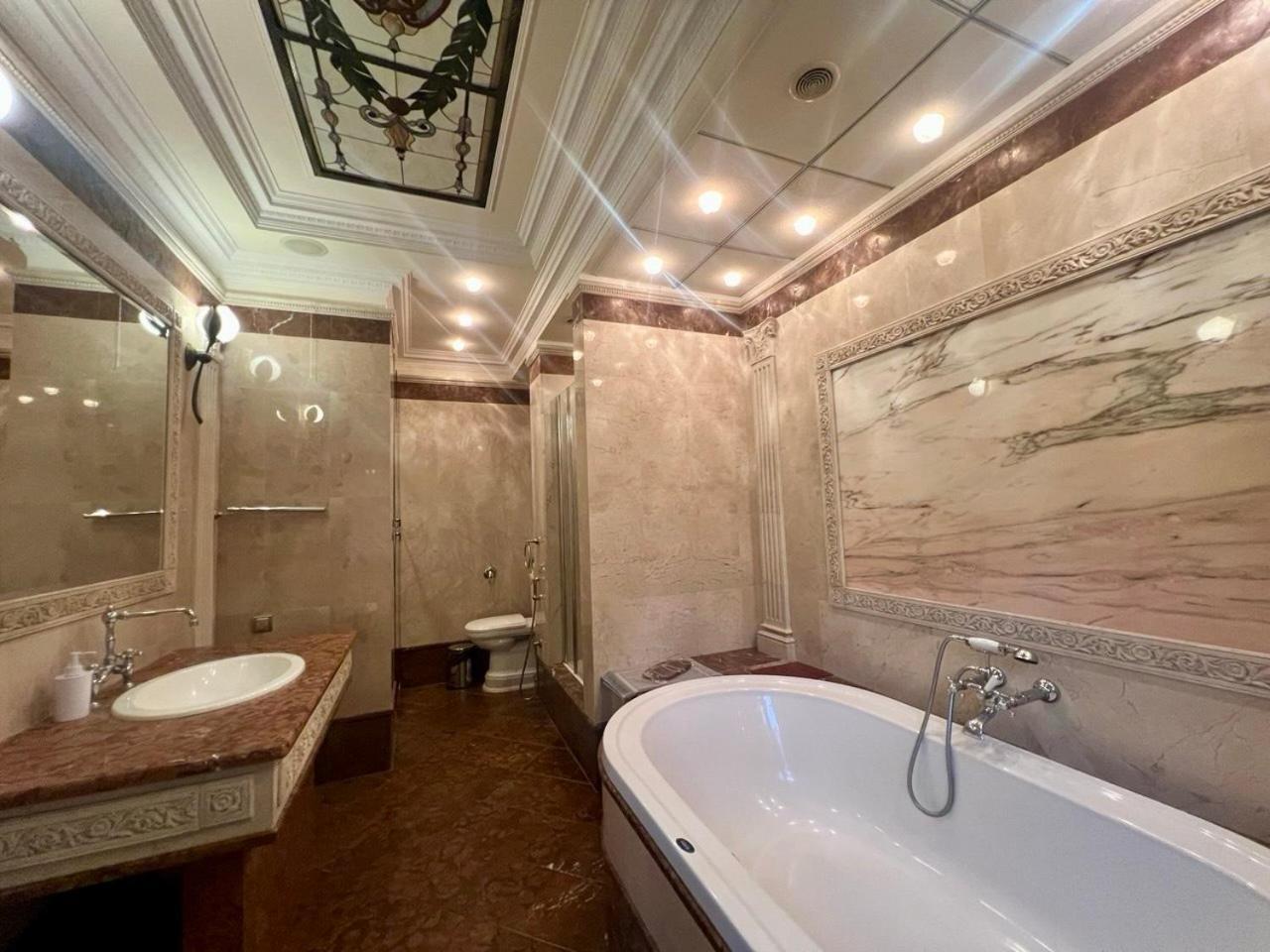Apartments Rentals Ukraine On Kreshchatik Kiev Dış mekan fotoğraf